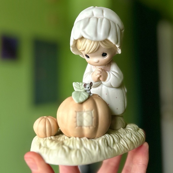 VTG Precious Moments Enesco October Girl Pumpkins & Mouse Cottagecore Figurine - Picture 2 of 11
